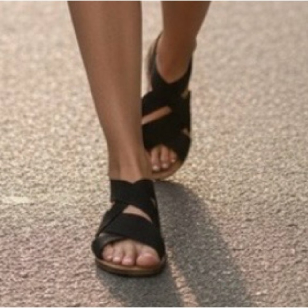 “Design Lab Lord & Taylor” BLACK Lazzy Slingback Sandals -Size 8; ELASTIC straps